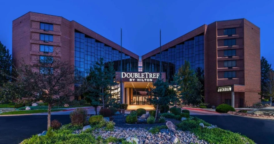 No-Car, No Problem! Hotels Near Coors Field with Complimentary Shuttles